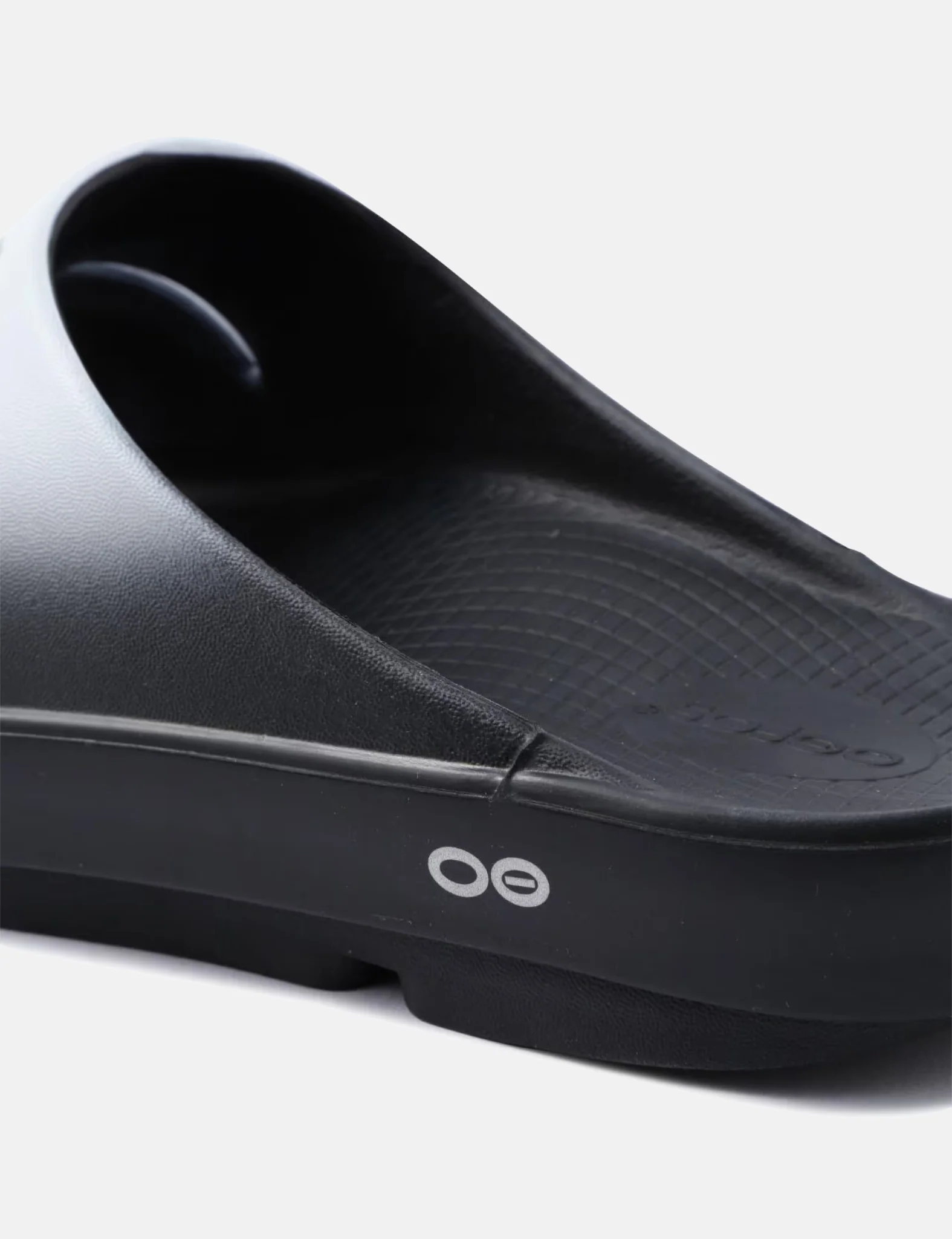 and Wander x Oofos Ooahh Recovery Slider - Black - Image 6