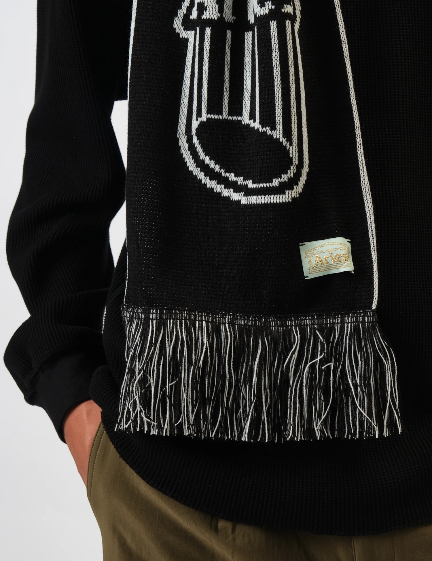Aries Column Scarf - Black - Image 3