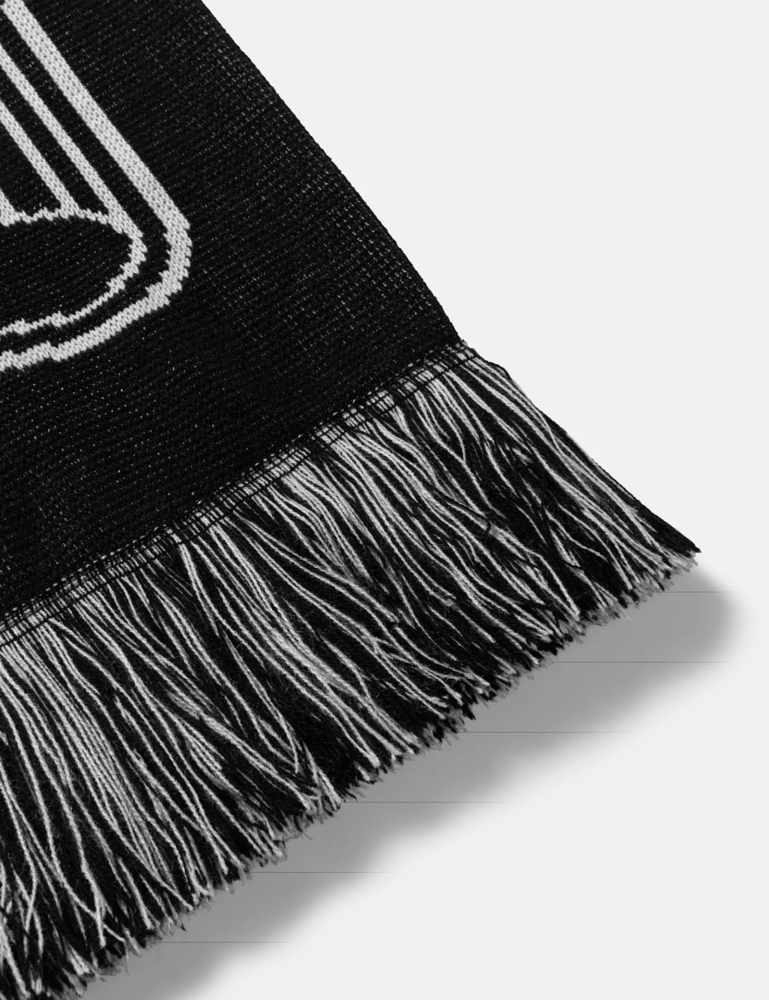 Aries Column Scarf - Black - Image 4