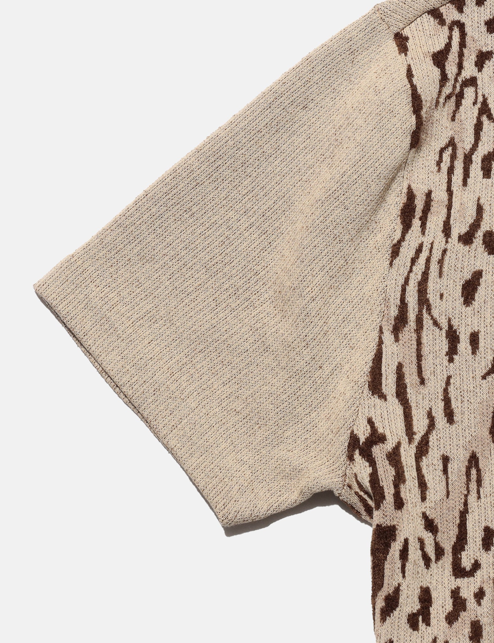 Beams Plus Half Zip Knit Polo (Giraffe Jacquard) - Beige - Image 4