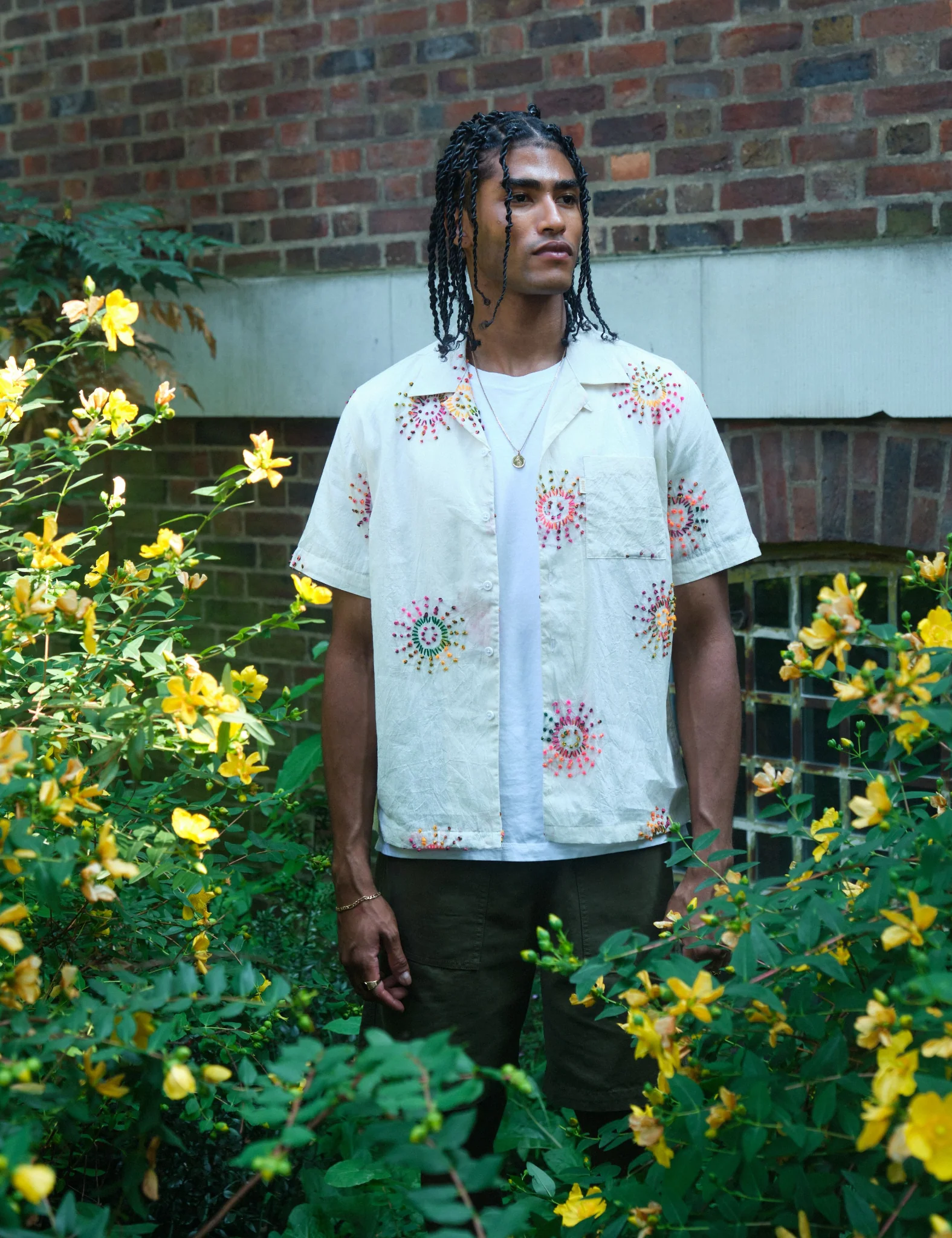 Bhode Knot Sun Hand Embroidered Shirt - Ivory White - Image 5