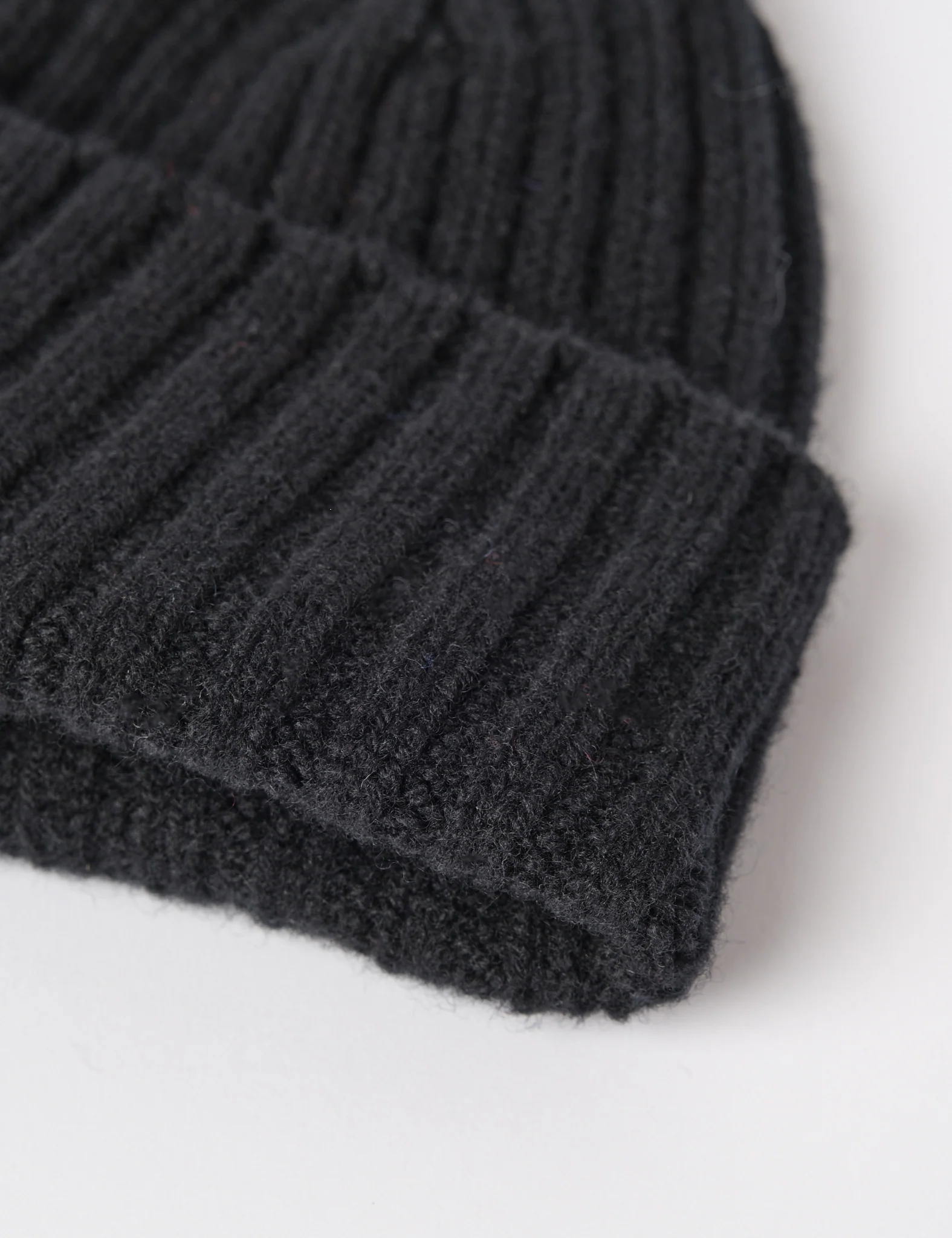 Bhode Pennan Pure Wool Beanie Hat (Knitted in Scotland) - Black - Image 2
