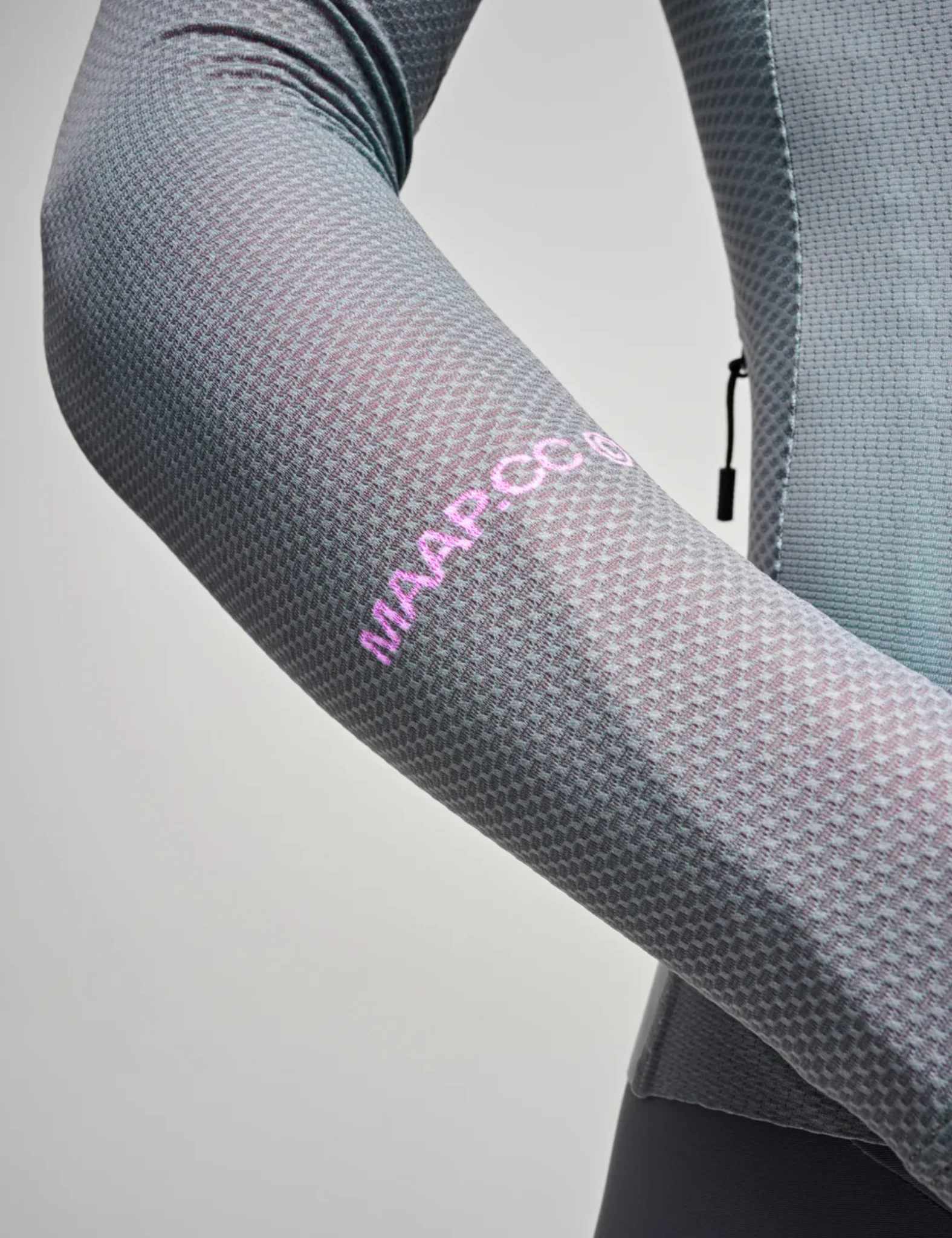 MAAP Evade Blaze Pro Air Long Sleeve Jersey 3.0 - Gargoyle Grey - Image 4